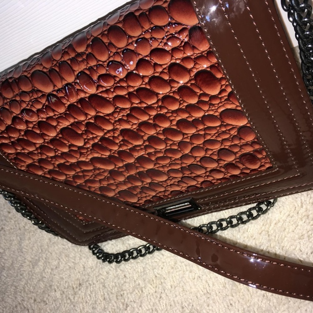 Shoulder Bag - Picture 3 of 8